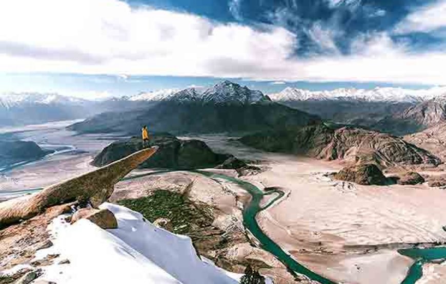 8-Day Skardu Tour on a 4×4 Toyota Prado SUV